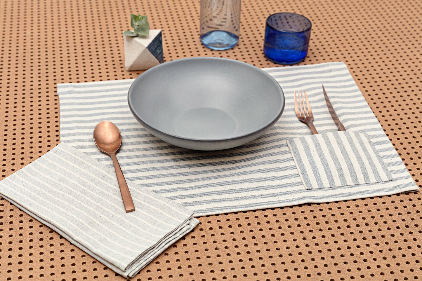 Placemats & Napkins Bundle: Placemats with Pockets + Cloth Napkins / Set of 4-1