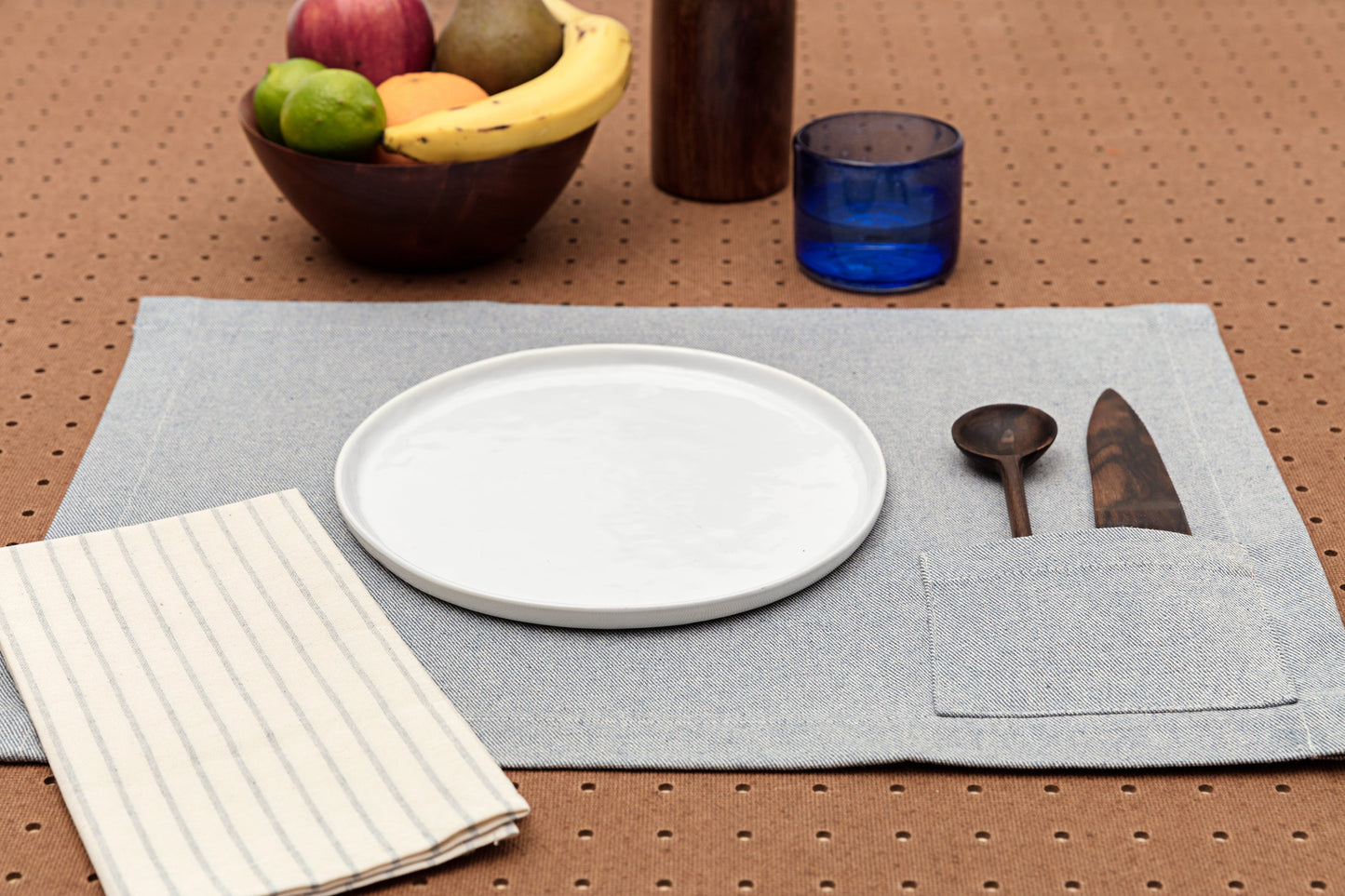 Placemats & Napkins Bundle: Placemats with Pockets + Cloth Napkins / Set of 4-0